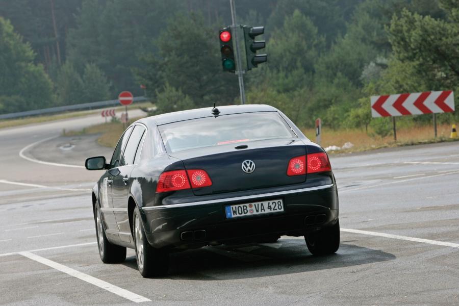  Volkswagen Phaeton 2003 года  (фото 43 из 82)